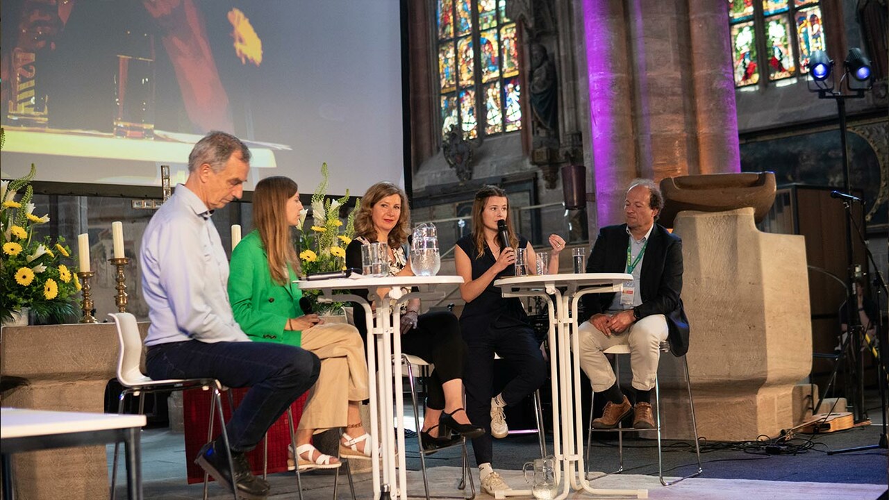 Podiumsdikussion in der Sebalduskirche mit Luisa Neubauer.