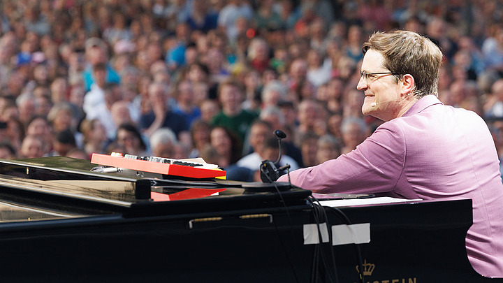 Konzert: Bodo Wartke verzaubert den Opernplatz