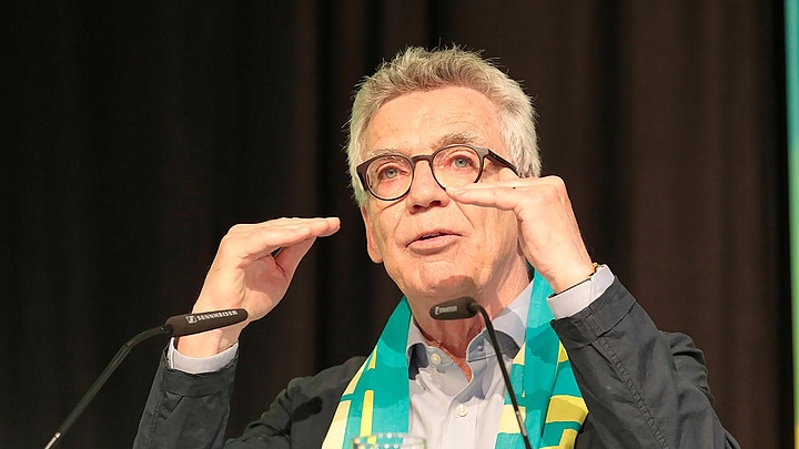 Podium: Friede – Waffen – Selbstbestimmung