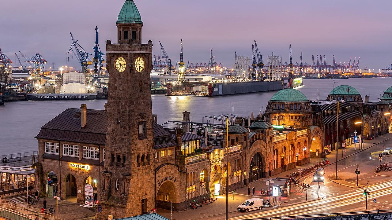 Abenddämmerung an der Elbe (Foto: pixabay)