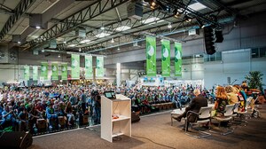 Kirchentagspodium in Messehalle in Dortmund